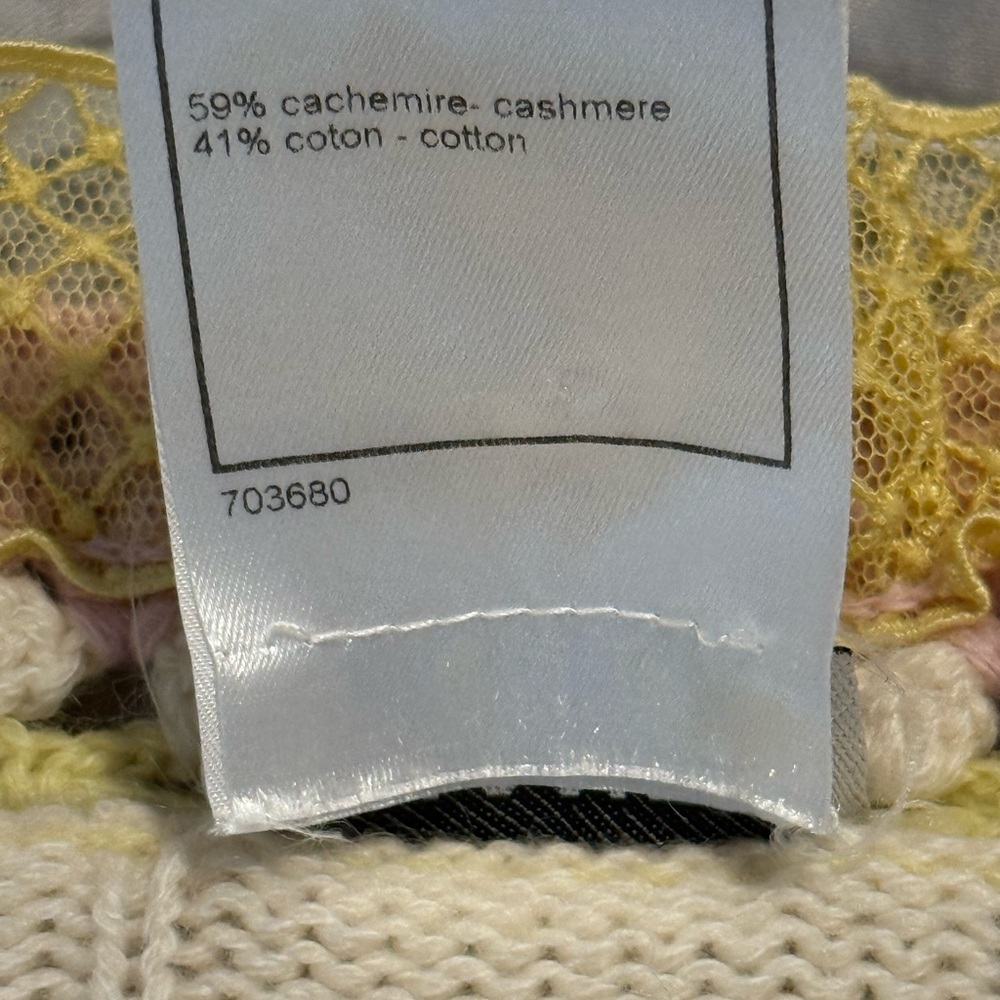 Authentic CHANEL Cream Cashmere Cardigan Sweater Size 38 - Picture 15 of 16